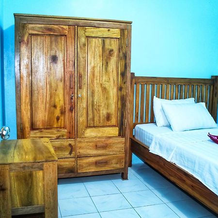 Apartamento Kj Purple House Senggigi Exterior foto