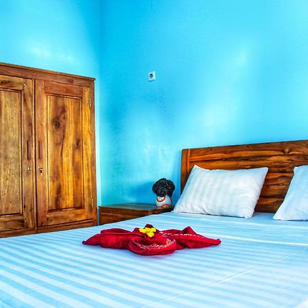 Apartamento Kj Purple House Senggigi Exterior foto
