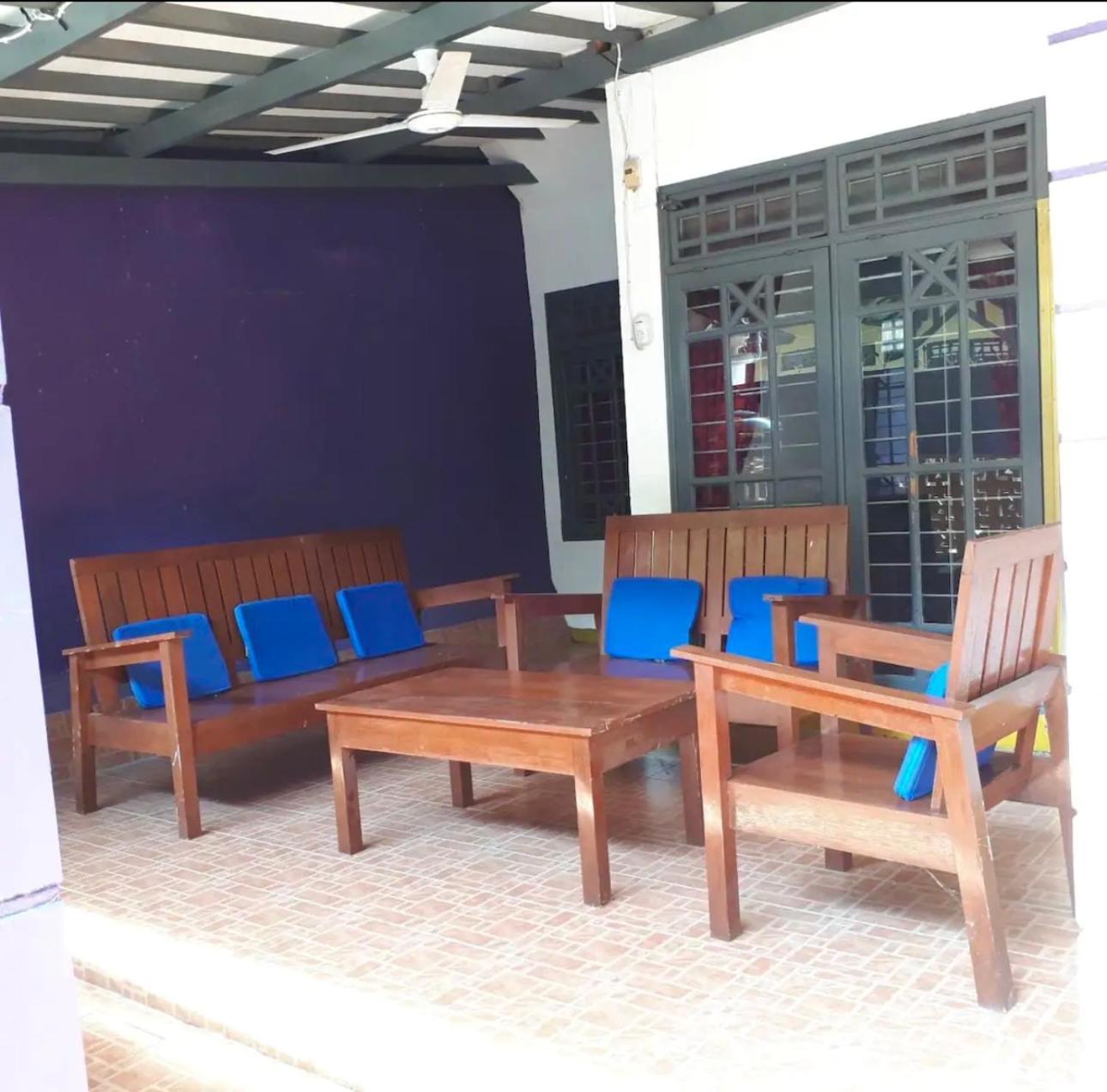 Apartamento Kj Purple House Senggigi Exterior foto